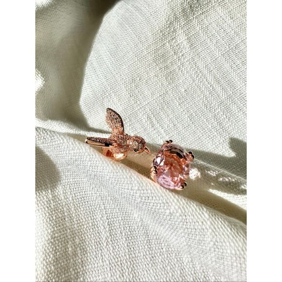 Beautiful oval light pink cubic zirconia adjustable hummingbird ring - Picture 6 of 8
